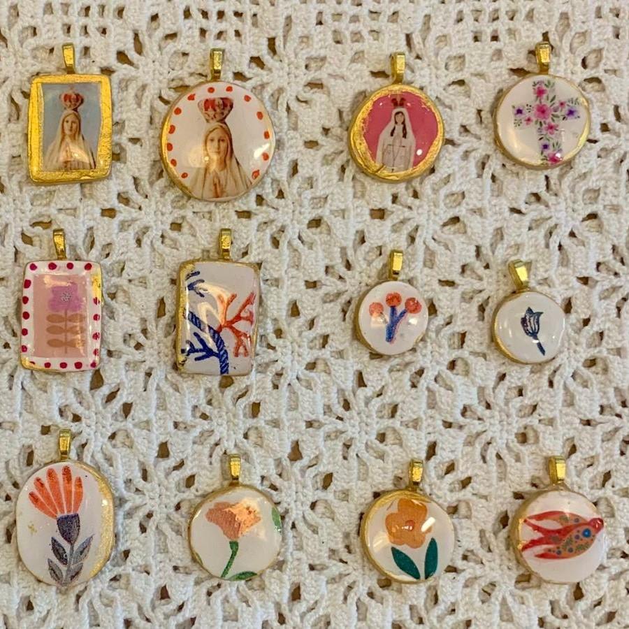 COLLAR CORDON MEDALLA REDONDA VIRGEN DE GUADALUPE