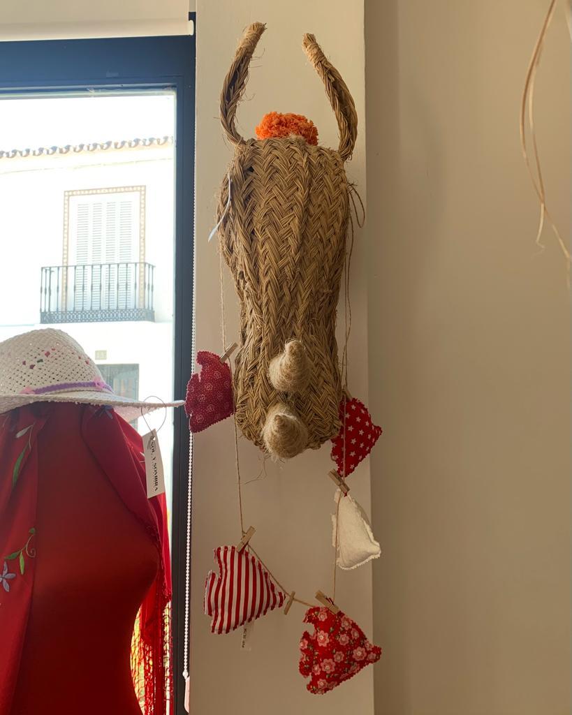 CABEZA DE RINOCERONTE DE ESPARTO