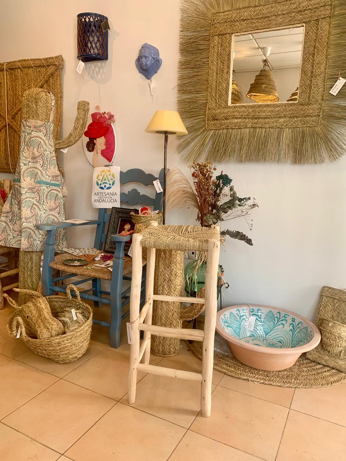 TABURETE ALTO ASIENTO PALMITO