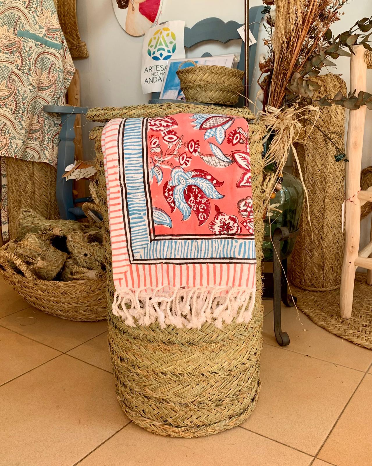 CESTA ROPA REDONDA CON TAPA ESPARTO 