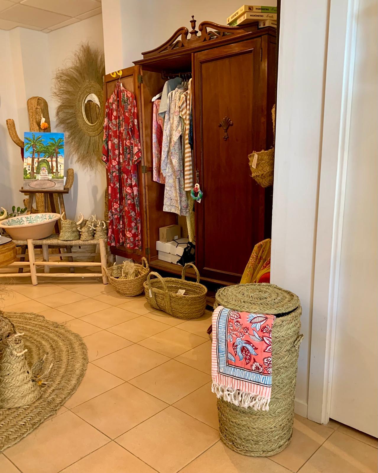 CESTA ROPA REDONDA CON TAPA ESPARTO 