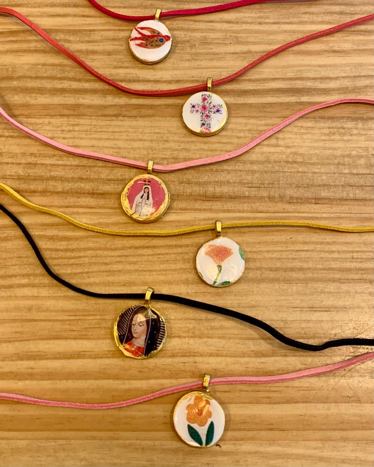 COLLAR CORDON MEDALLA REDONDA VIRGEN DE GUADALUPE