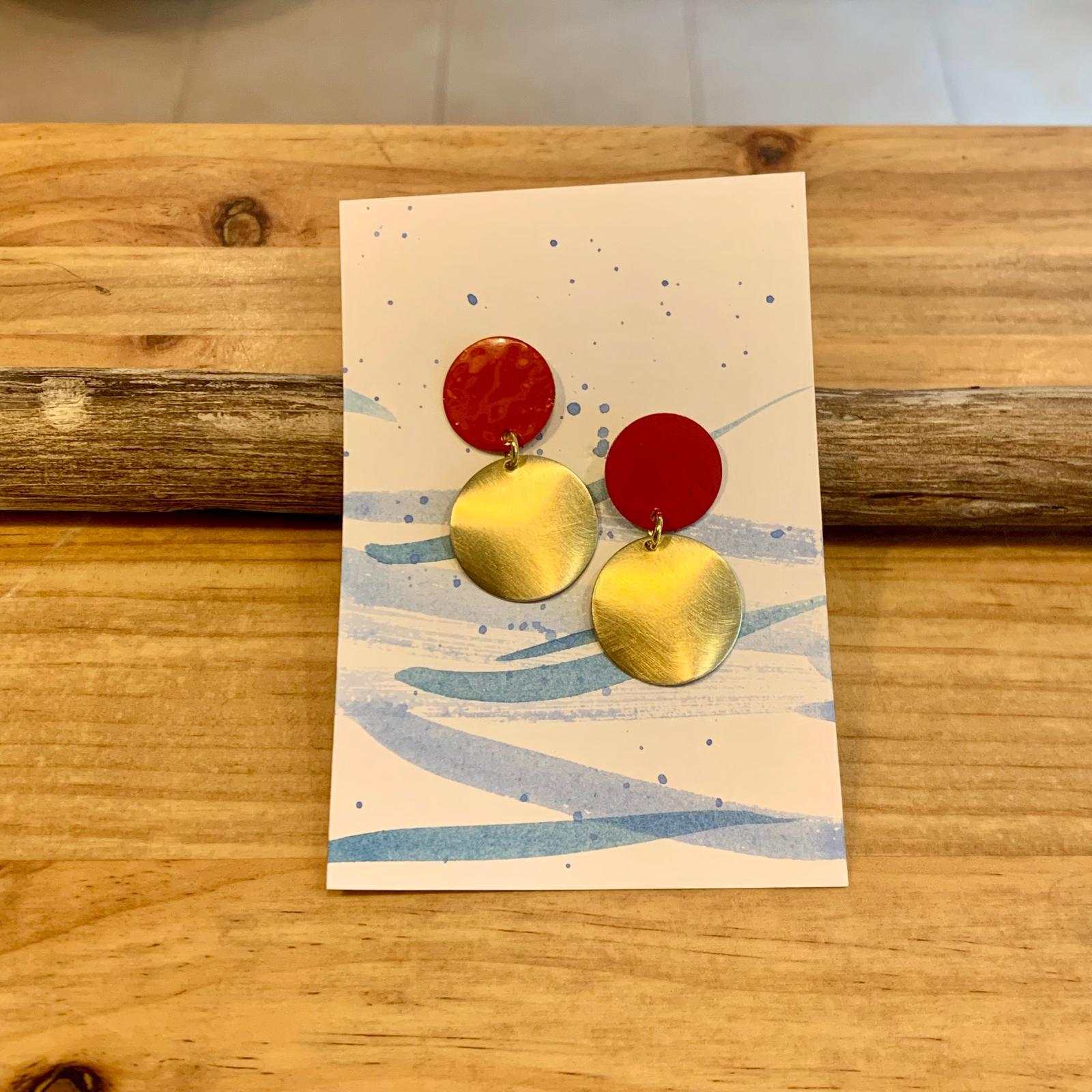PENDIENTES ESMALTE GRANATE Y REDONDA