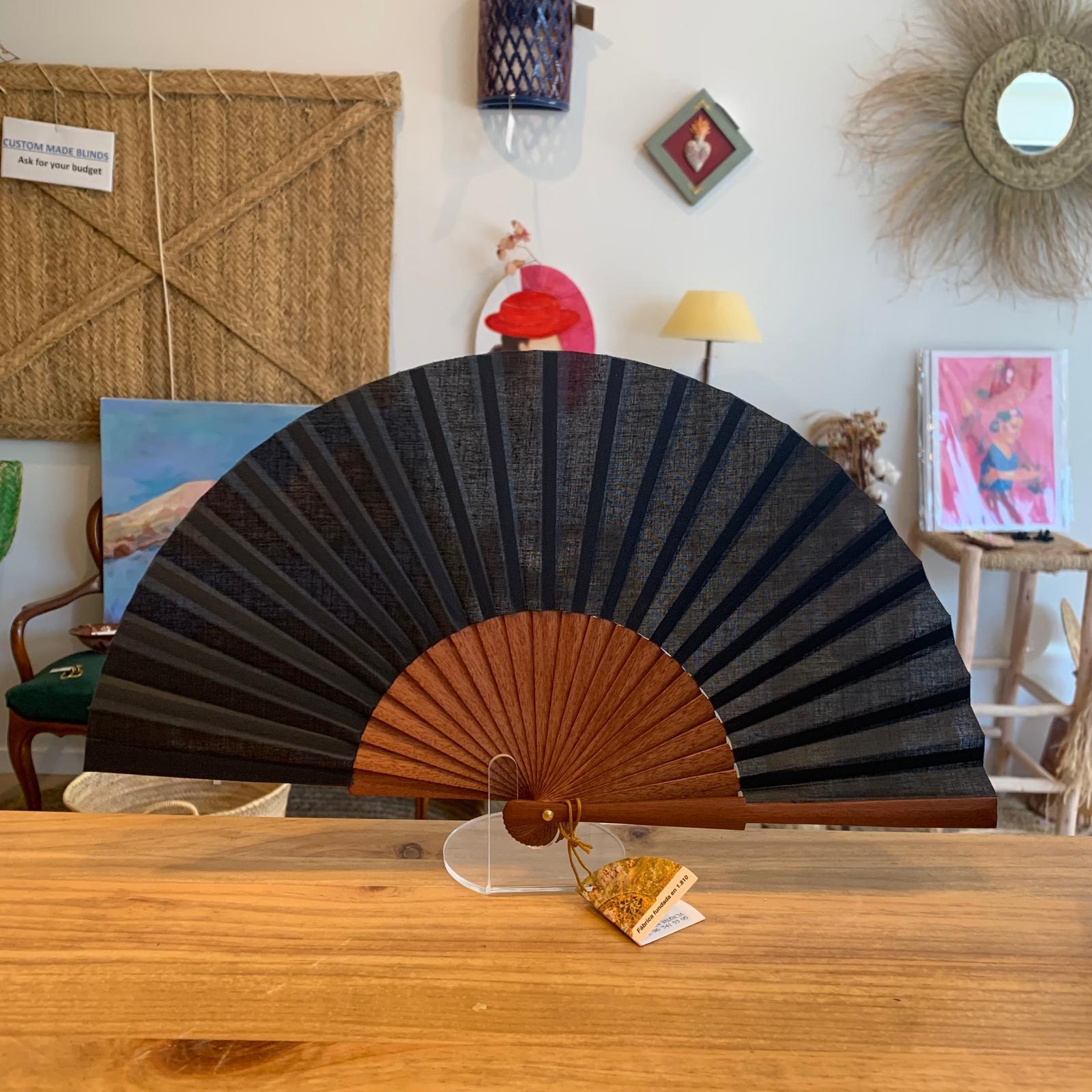 ABANICO LISO 19 CM