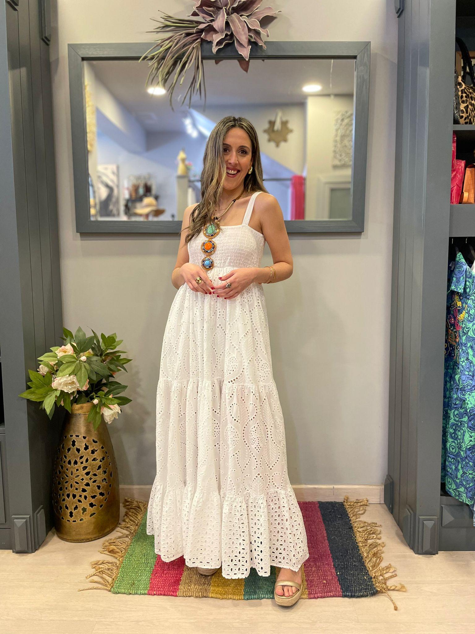Vestido largo de tirantes con cuerpo de nido de abeja y bordado ingles