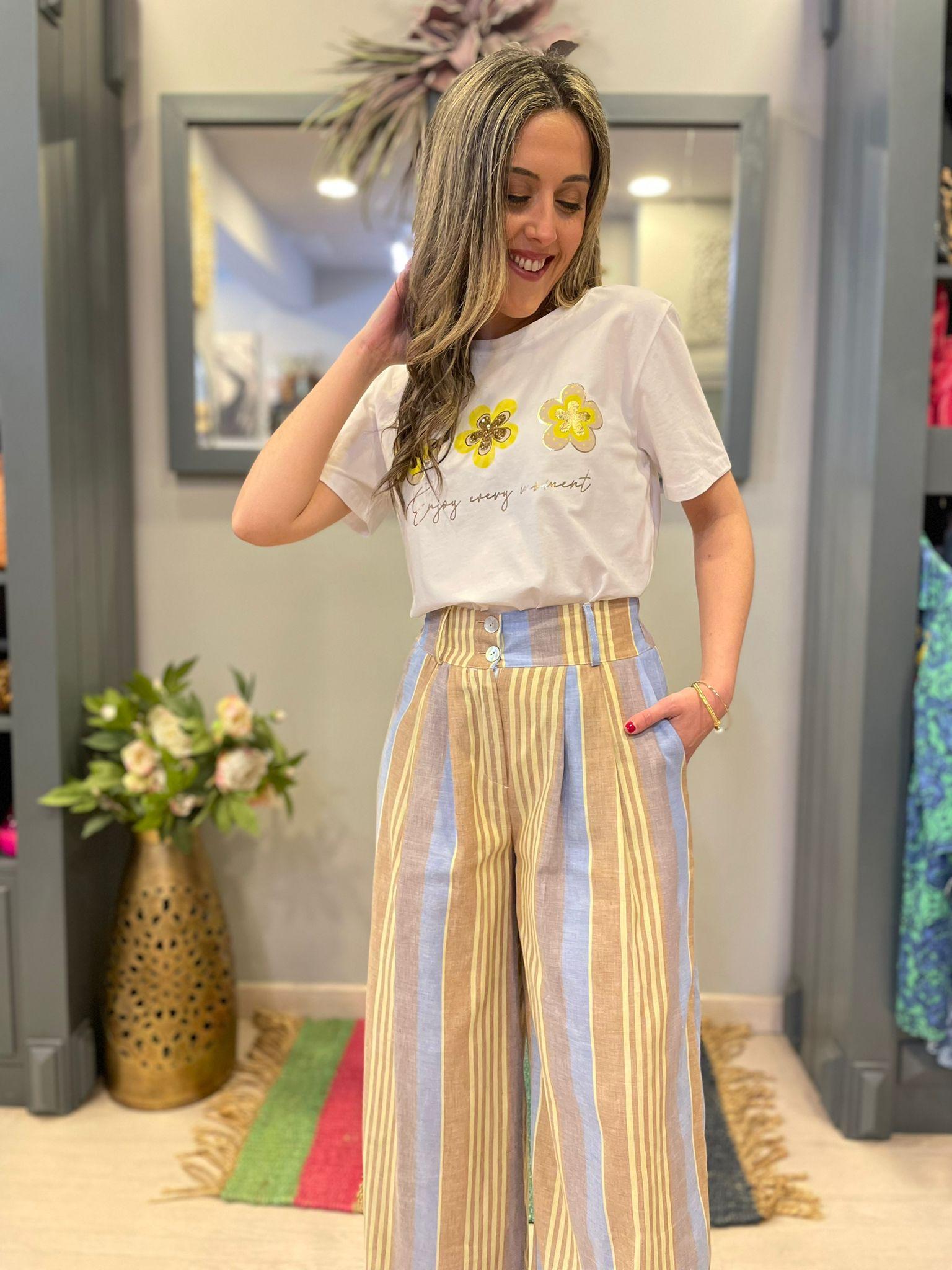 Camiseta blanca y dorada online