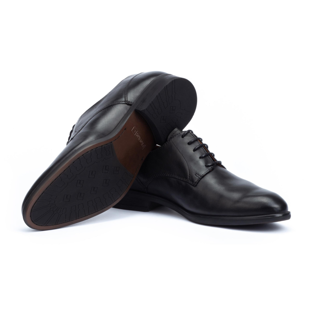 Zapato Bristol negro de Pikolinos