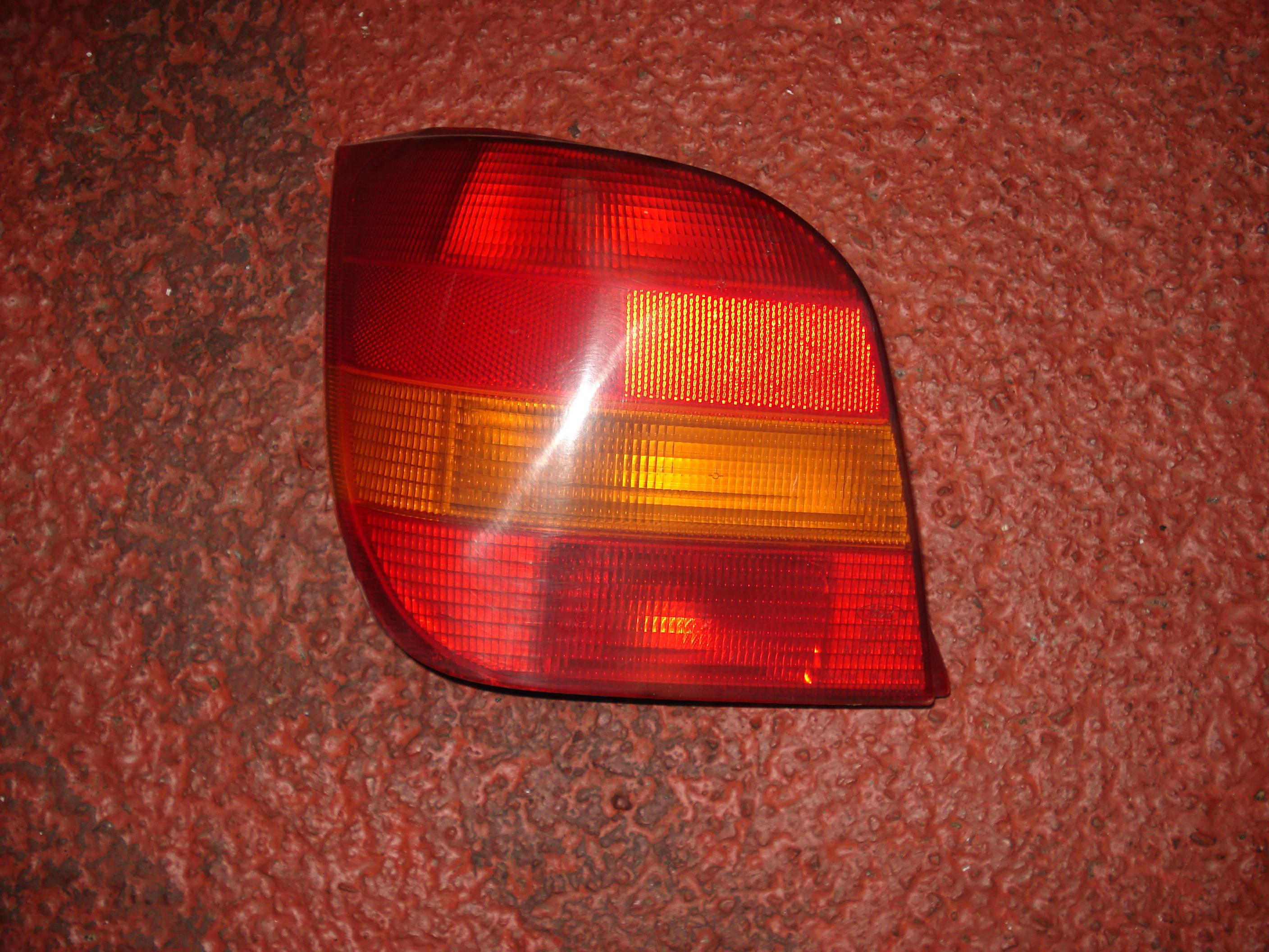 Piloto trasero iz