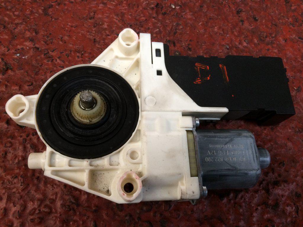 MOTOR ELEVALUNAS DL IZDO 