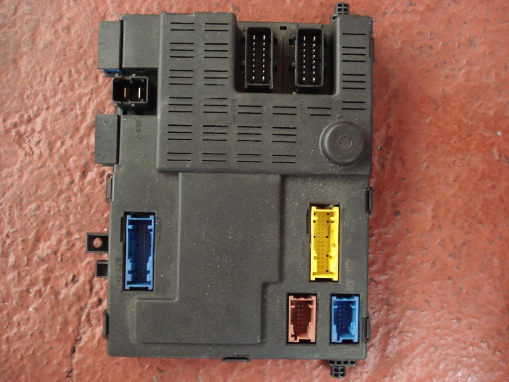 CAJA DE FUSIBLES