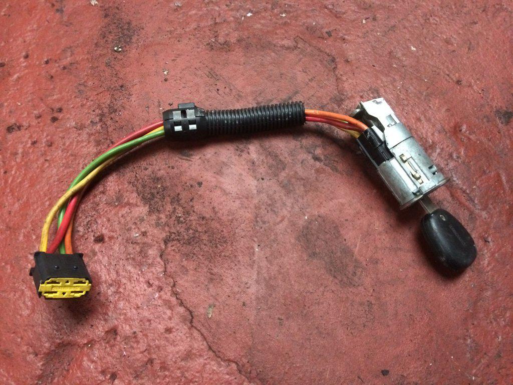 CLAUSOR+LLAVE