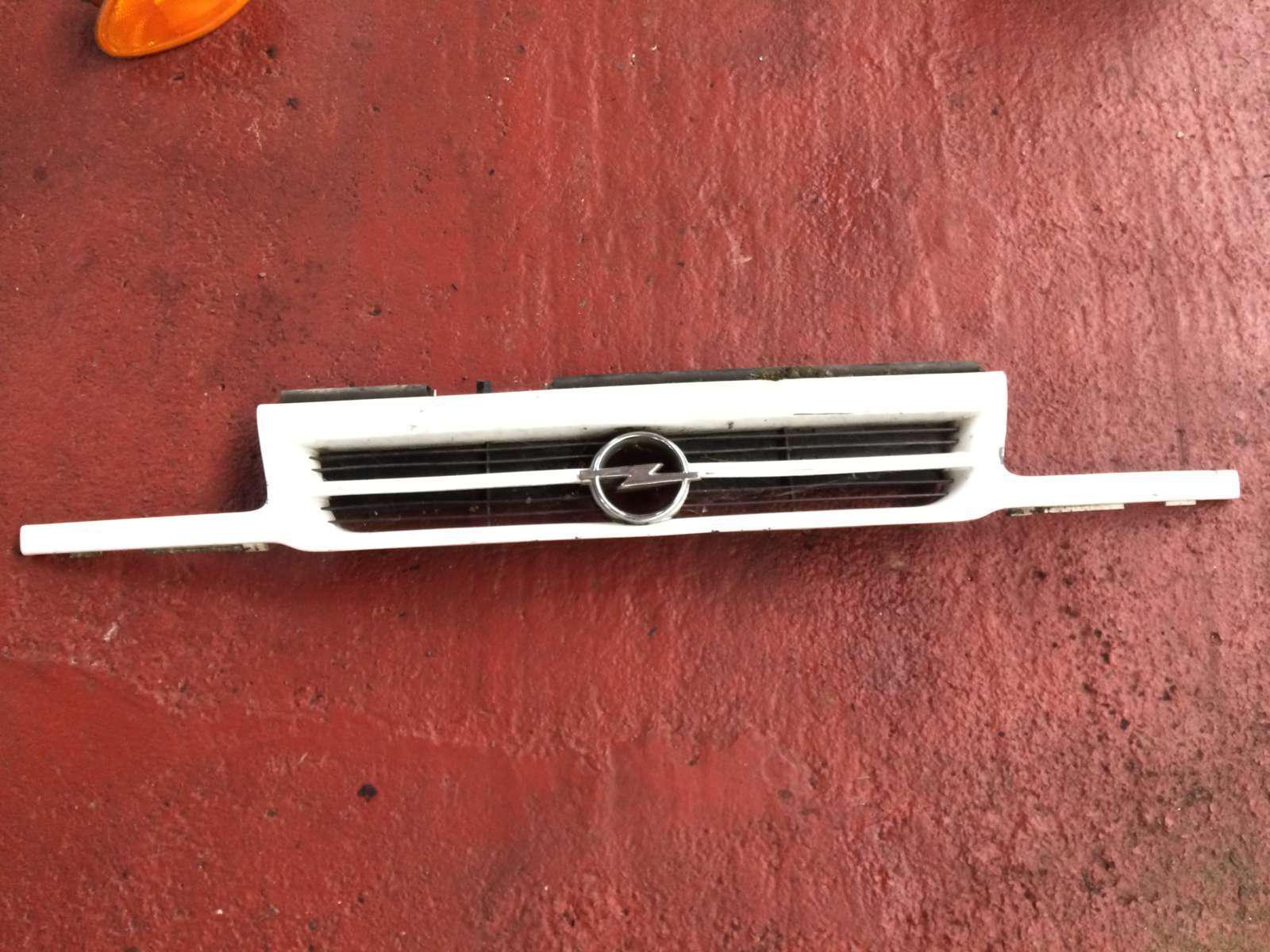 PARRILLA OPEL ASTRA