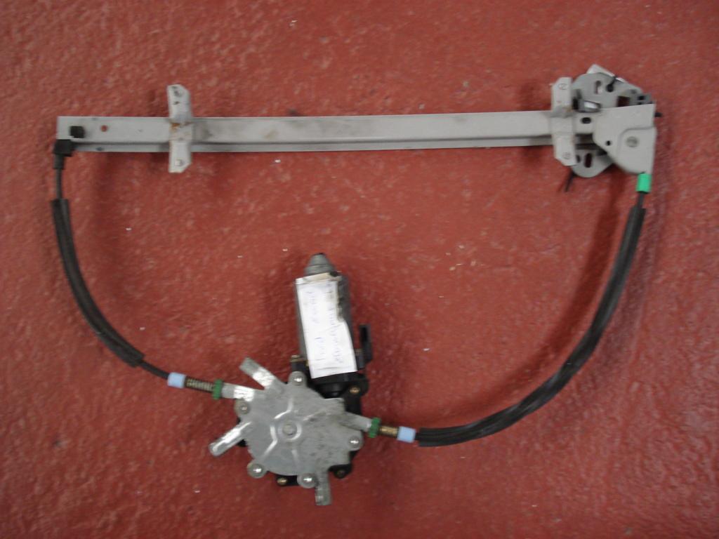 ELEVALUNAS IZQUIERDO