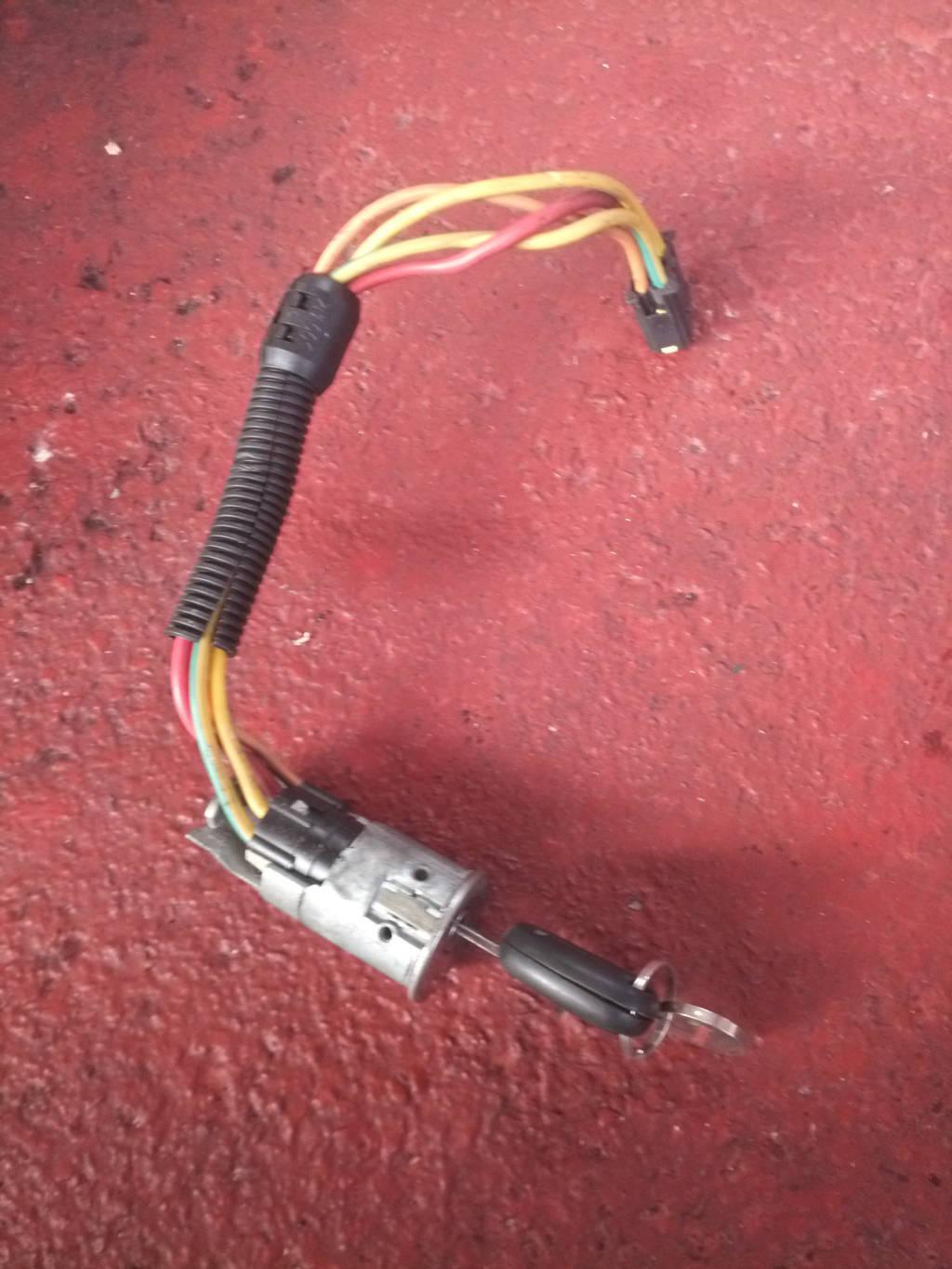 CLAUSOR+LLAVE