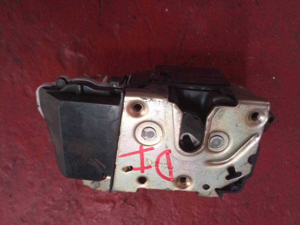  CERRADURA DL IZDA