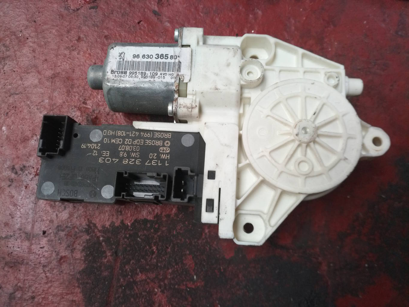 MOTOR ELEVALUNAS DL DCHO
