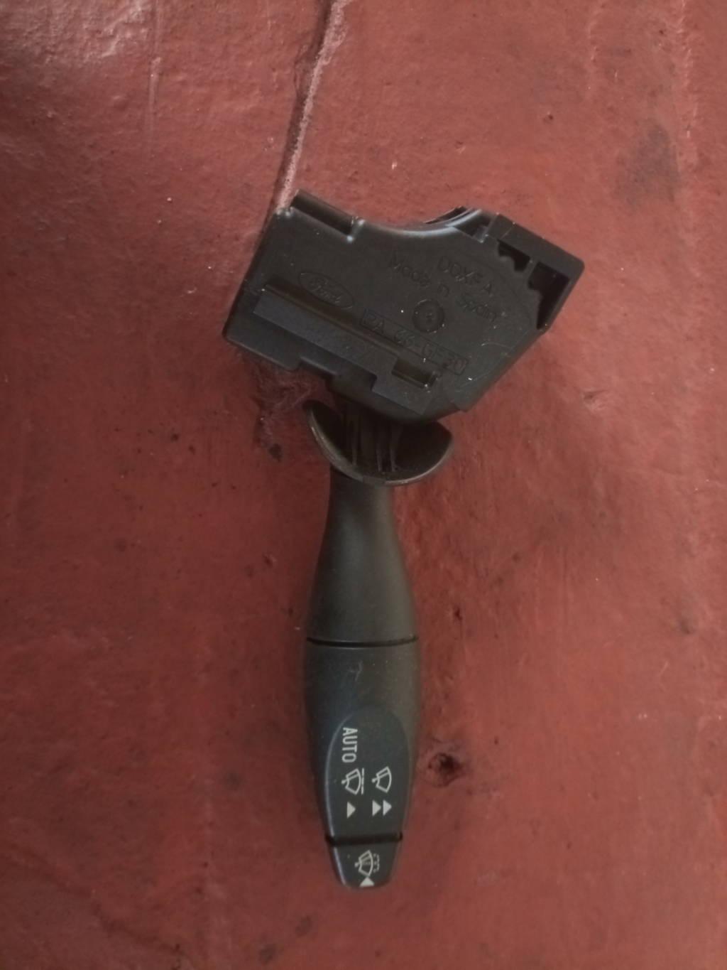 LLAVE LIMPIAPARABRISAS
