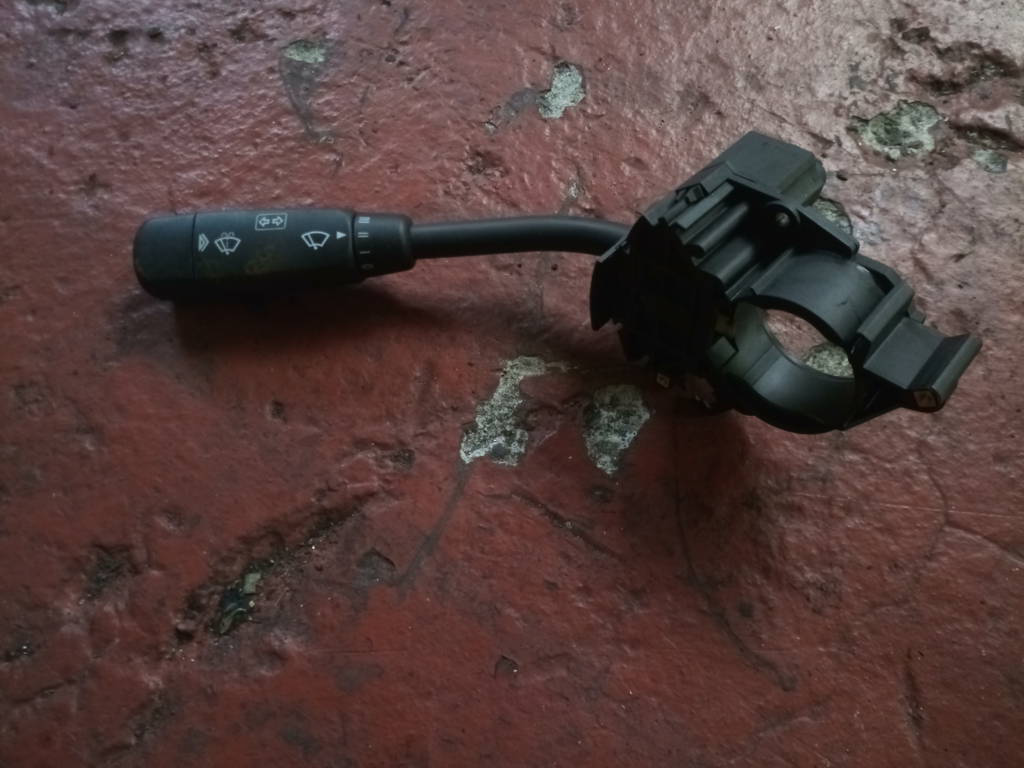LLAVE LIMPIAPARABRISAS