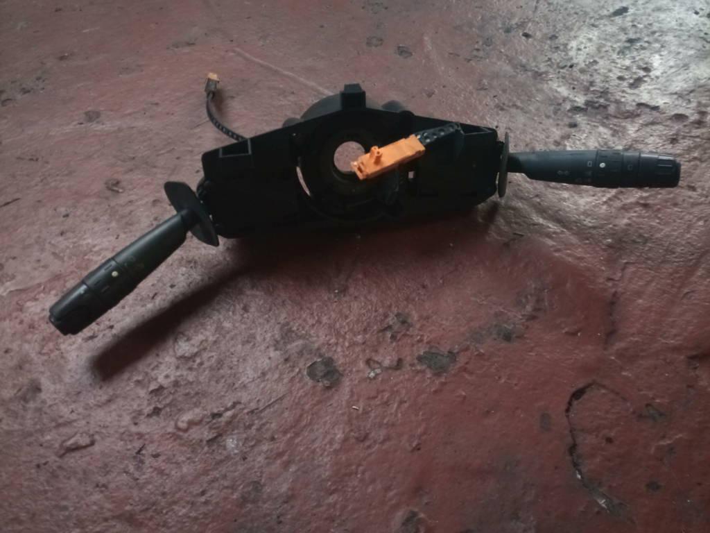 LLAVE LUCES Y LIMPIAPARABRISAS 