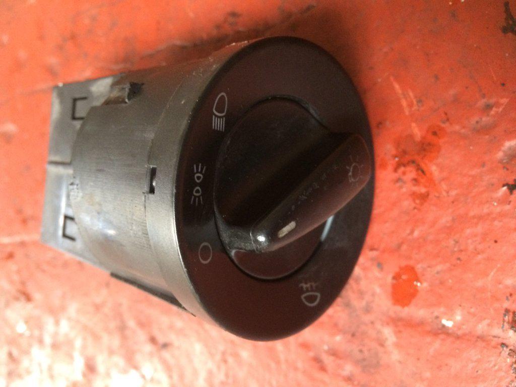 LLAVE LUCES