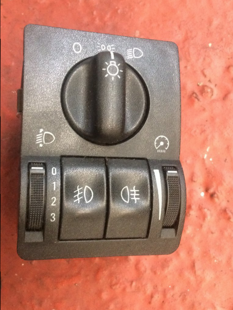 LLAVE LUCES