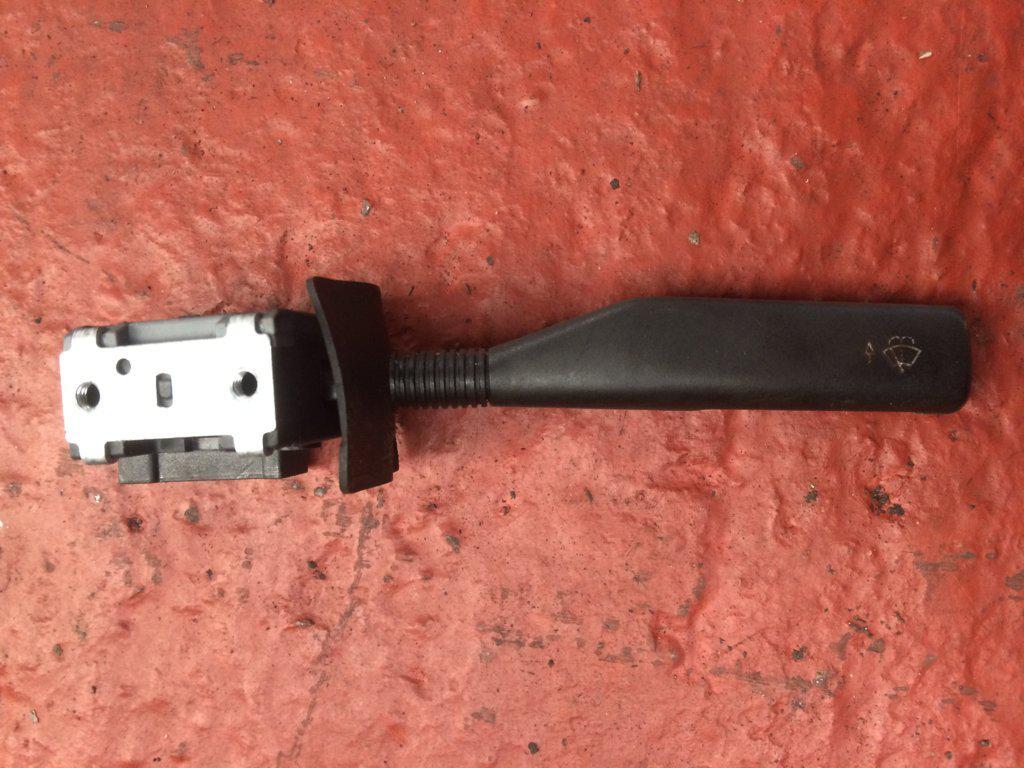 LLAVE LIMPIAPARABRISAS 