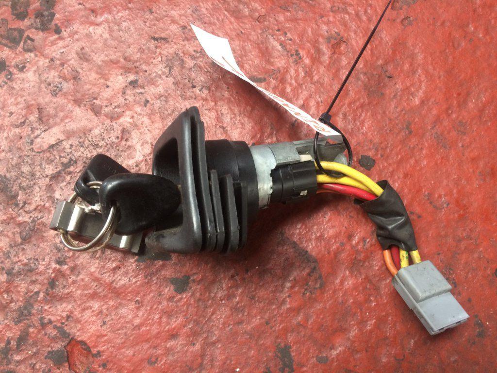 CLAUSOR+LLAVE 