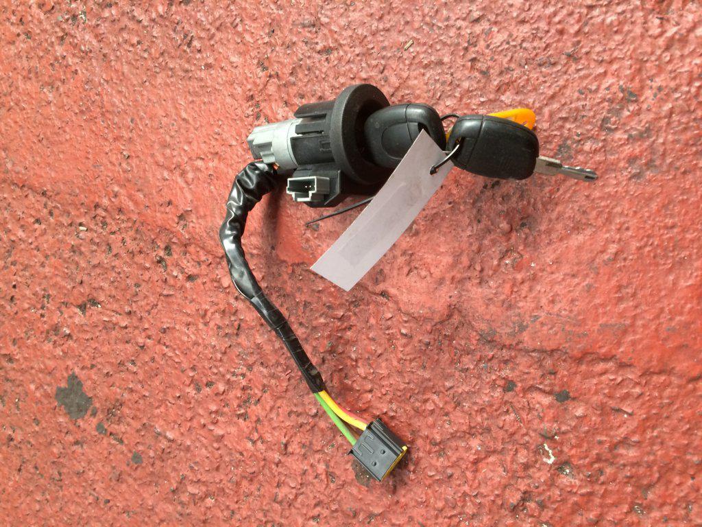 CLAUSOR+LLAVE 