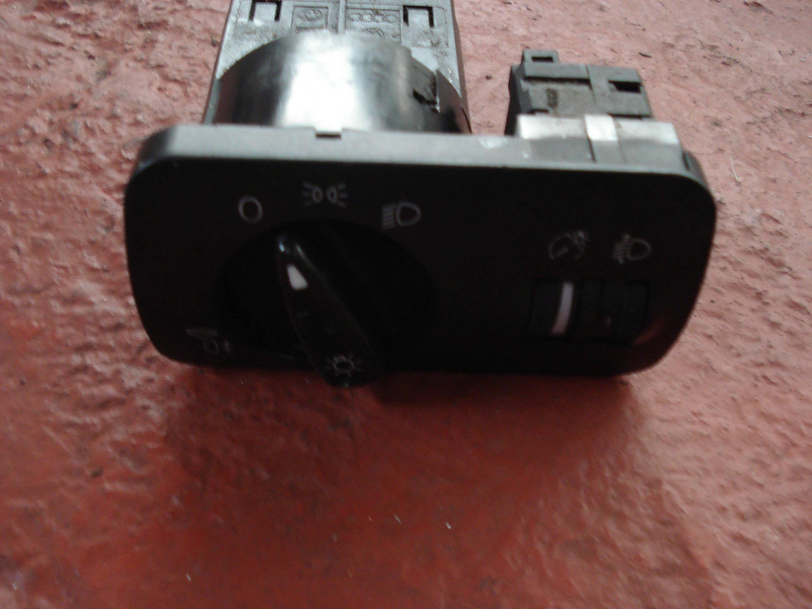 LLAVE DE LUCES