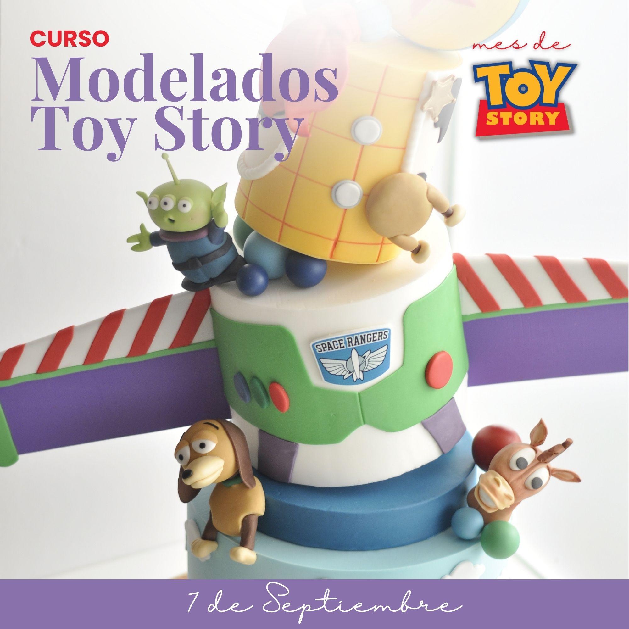 Personajes Toy Story modelados en pasta de azúcar para decorar una tarta