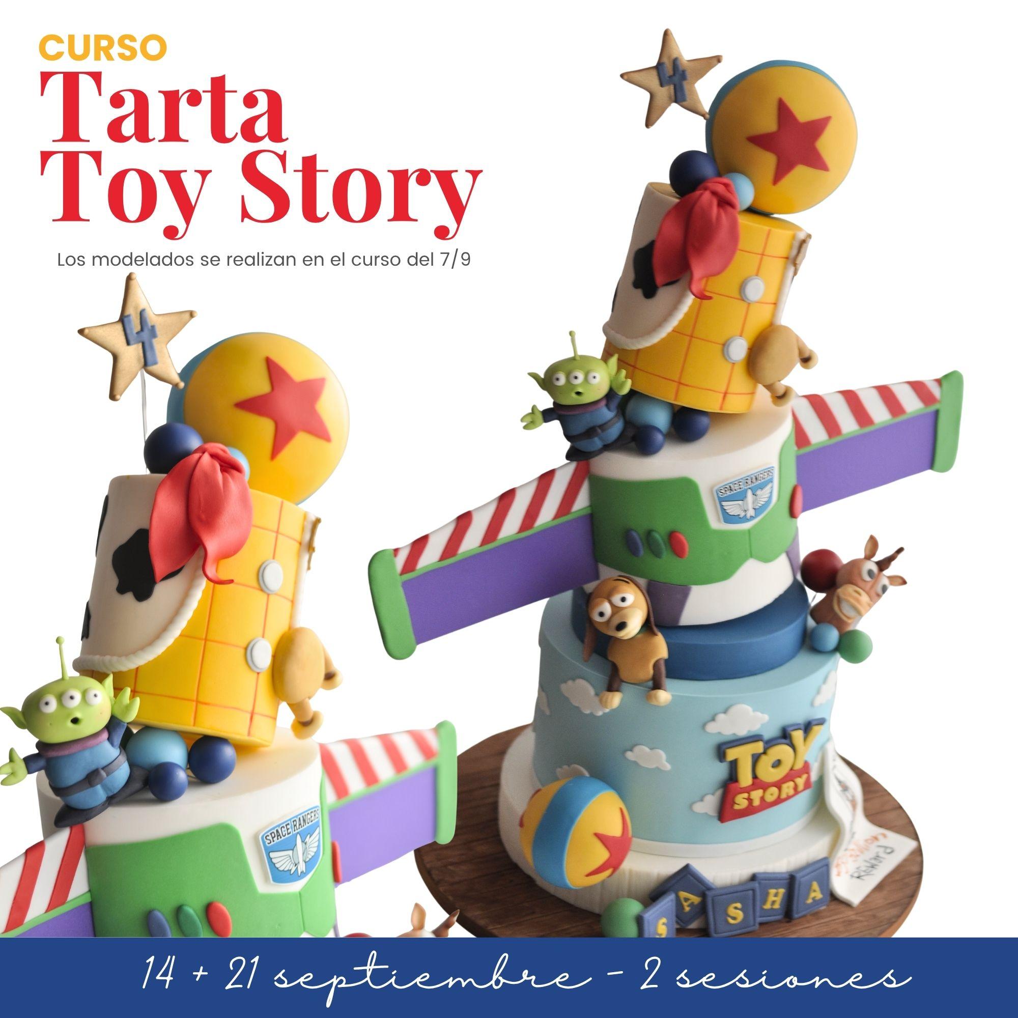 Tarta falsa Toy Story con estructura de Buzz Lightyear y personajes modelados
