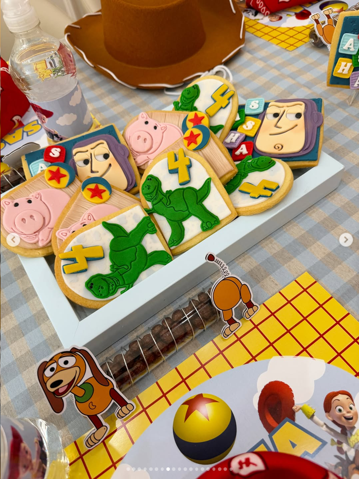 Cupcakes, cakepops y galletas decoradas con temática Toy Story