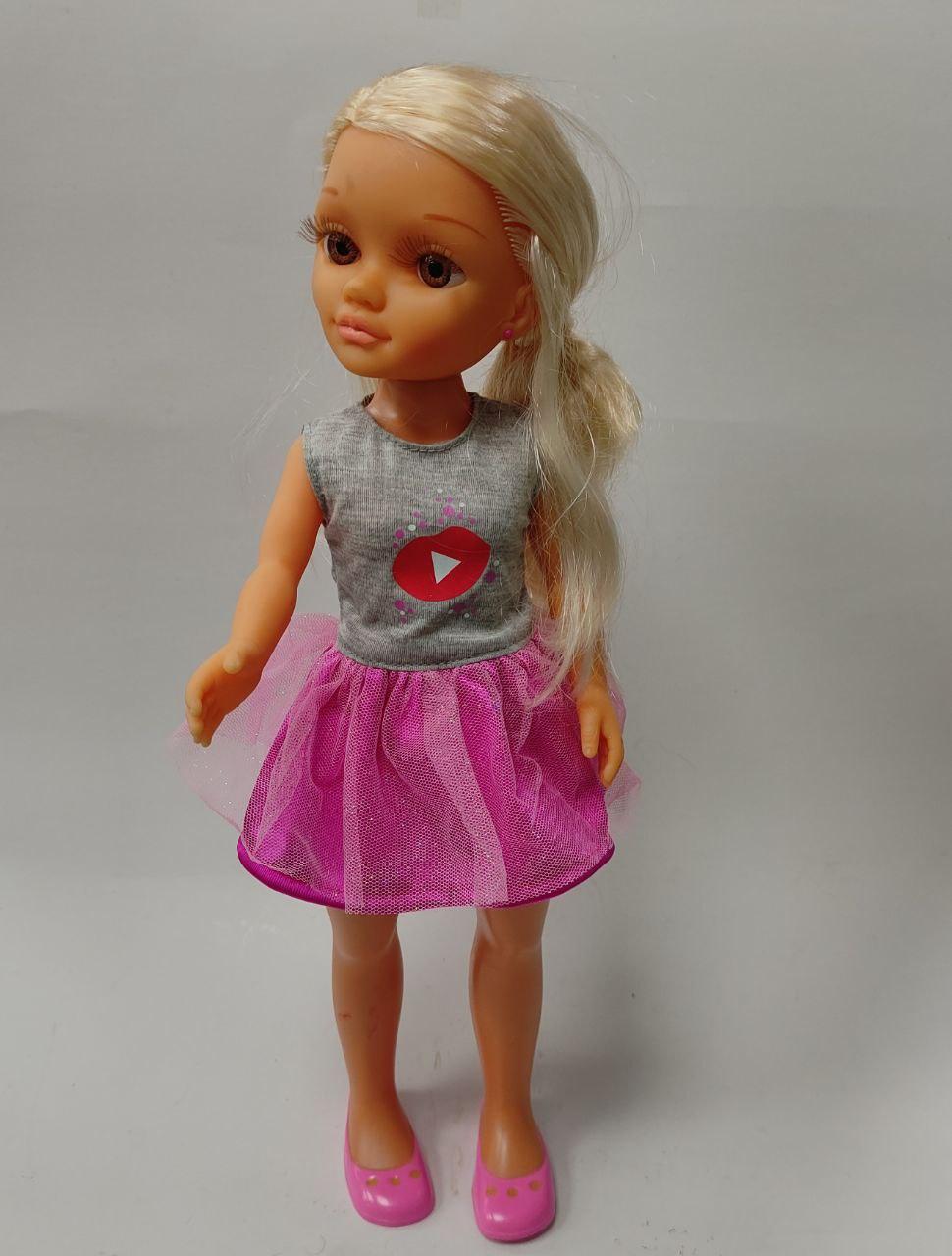 NANCY - UN DIA COMO YOUTUBER (42CM FAMOSA)