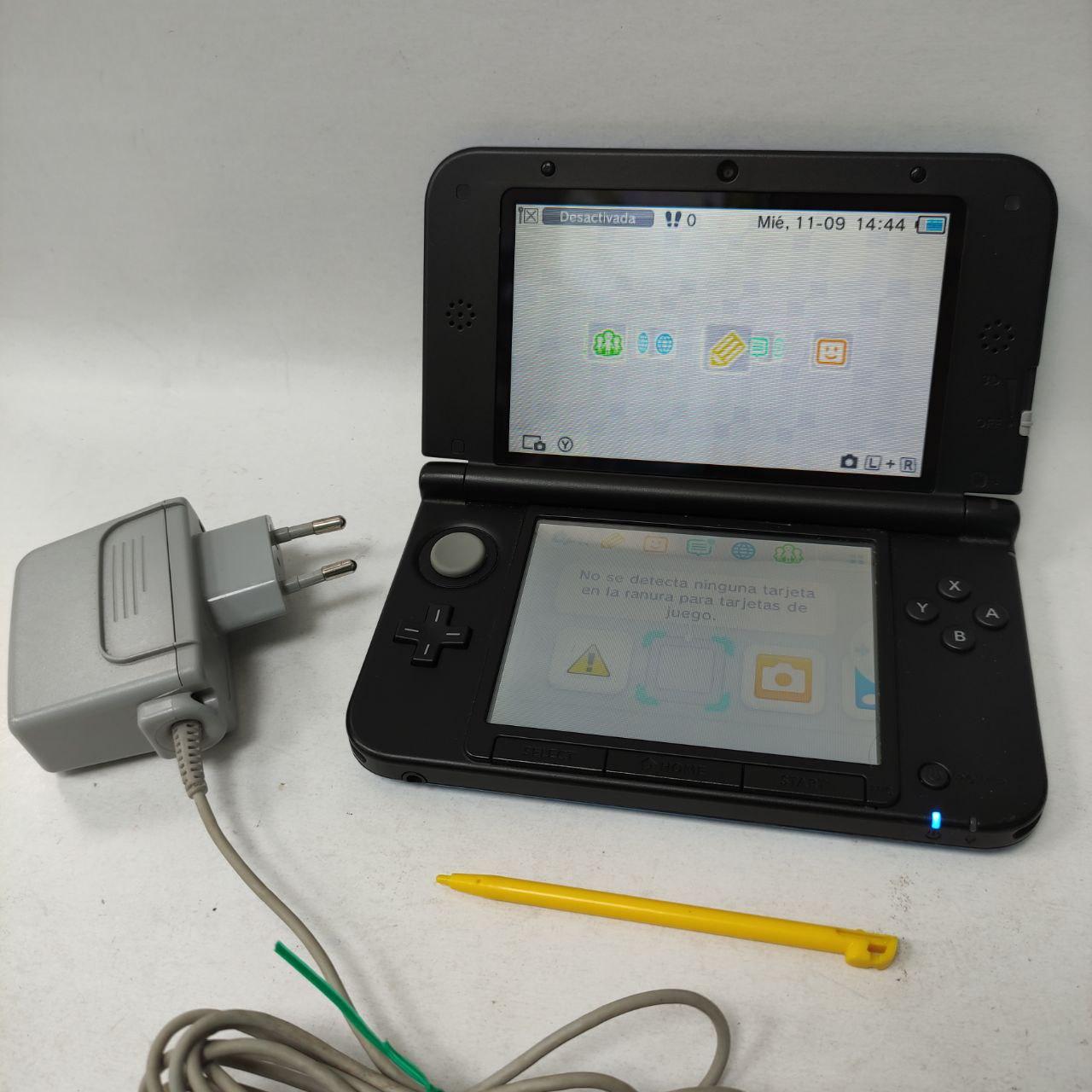 NINTENDO 3DS XL AZUL (LAPIZ TACTIL AMARILLO + SD DE 4GB)