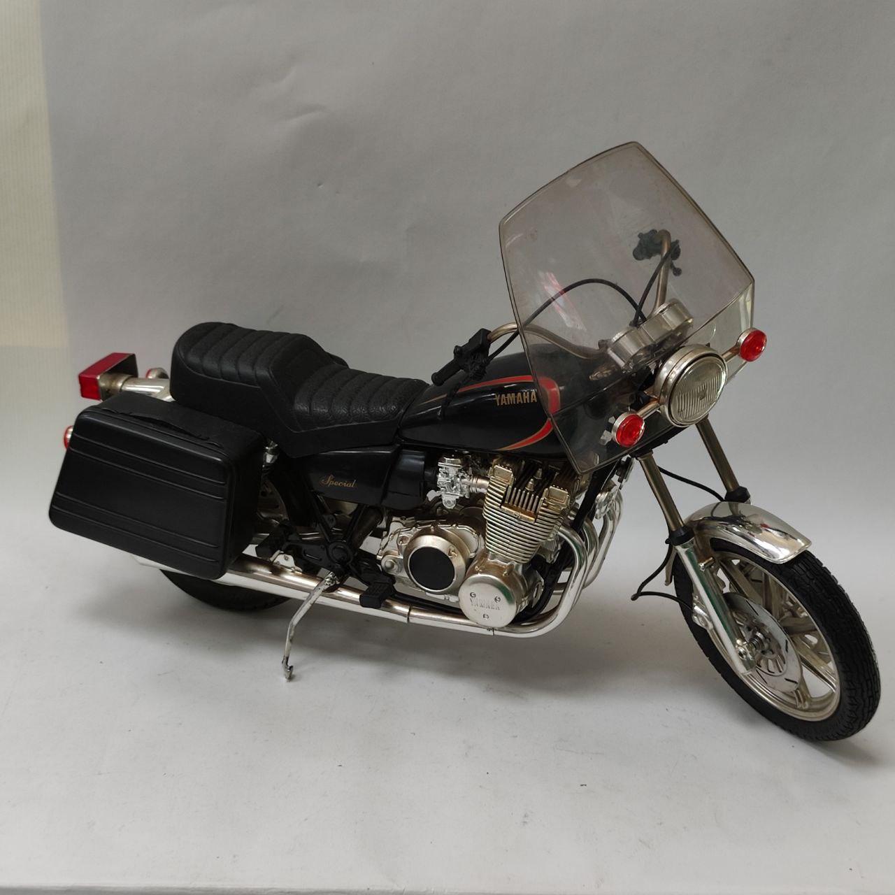 MOTO YAMAHA XS 1100 LG 1/6 - GUILOY